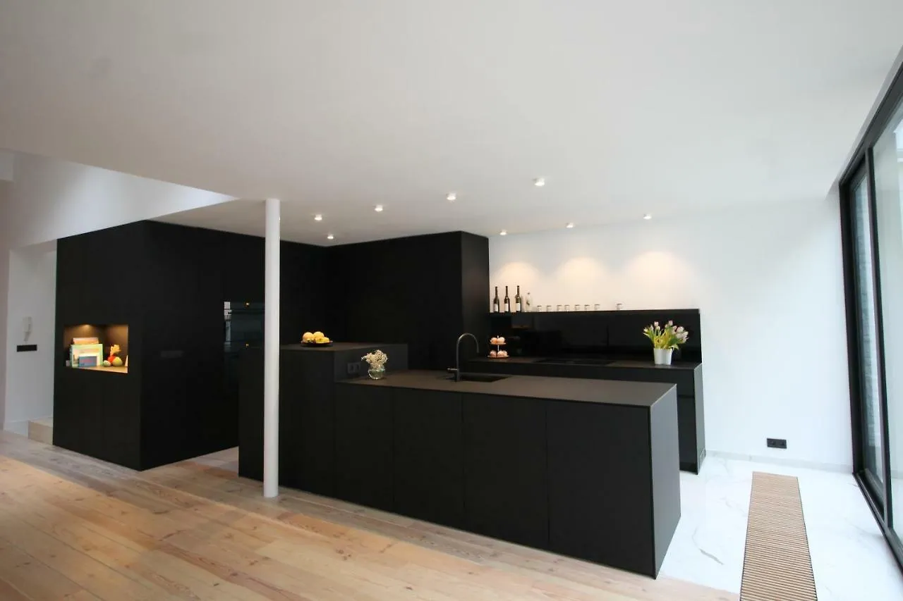 Canopee Guesthouse Ixelles Oda ve Kahvaltı